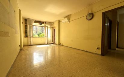 Living room of Flat for sale in  Barcelona Capital  with Balcony