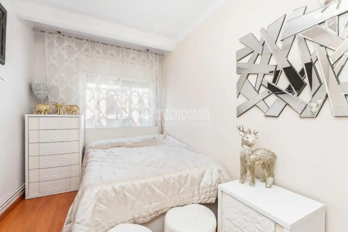 Habitación de Piso en venta en Cornellà de Llobregat con Aire acondicionado, Calefacción y Terraza