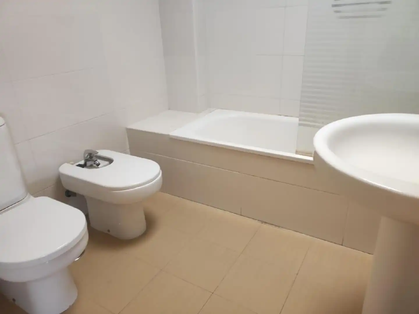 Bany de Pis en venda en Almería amb Terrassa