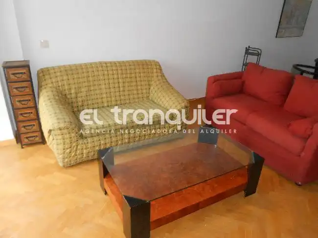 Living room of Flat for rent in Madrid  with Air Conditioner, Parquet flooring and Swimming Pool