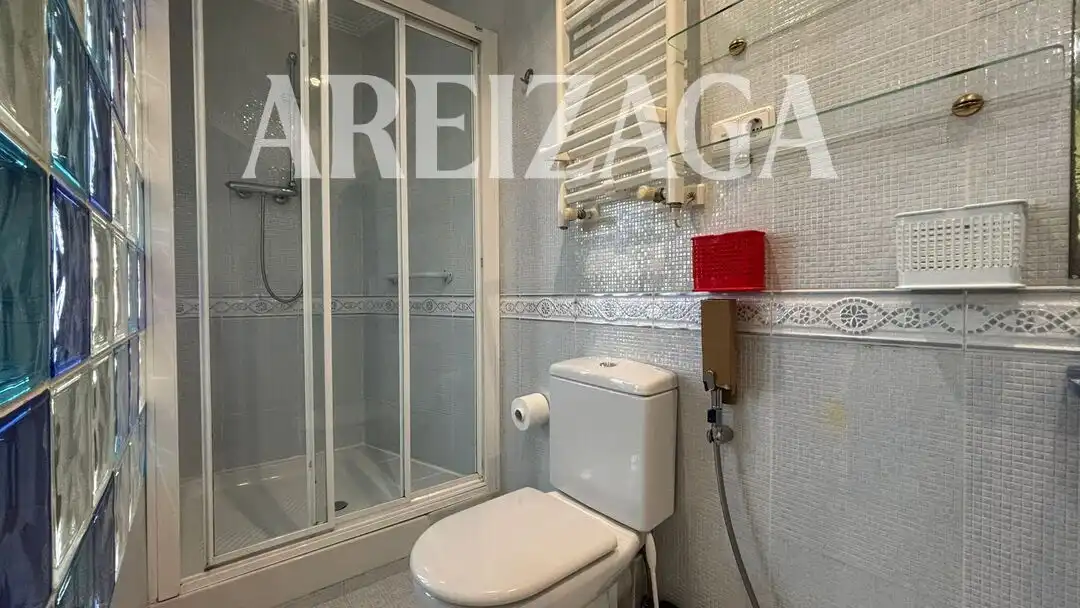 Bathroom of Flat for rent in Donostia - San Sebastián   with Heating, Terrace and Oven
