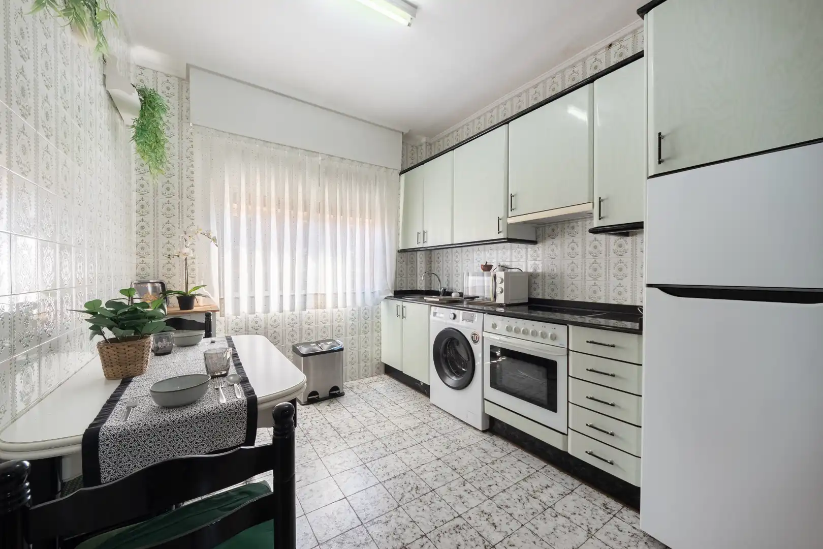 Cocina de Piso en venta en Bilbao  con Amueblado y Balcón