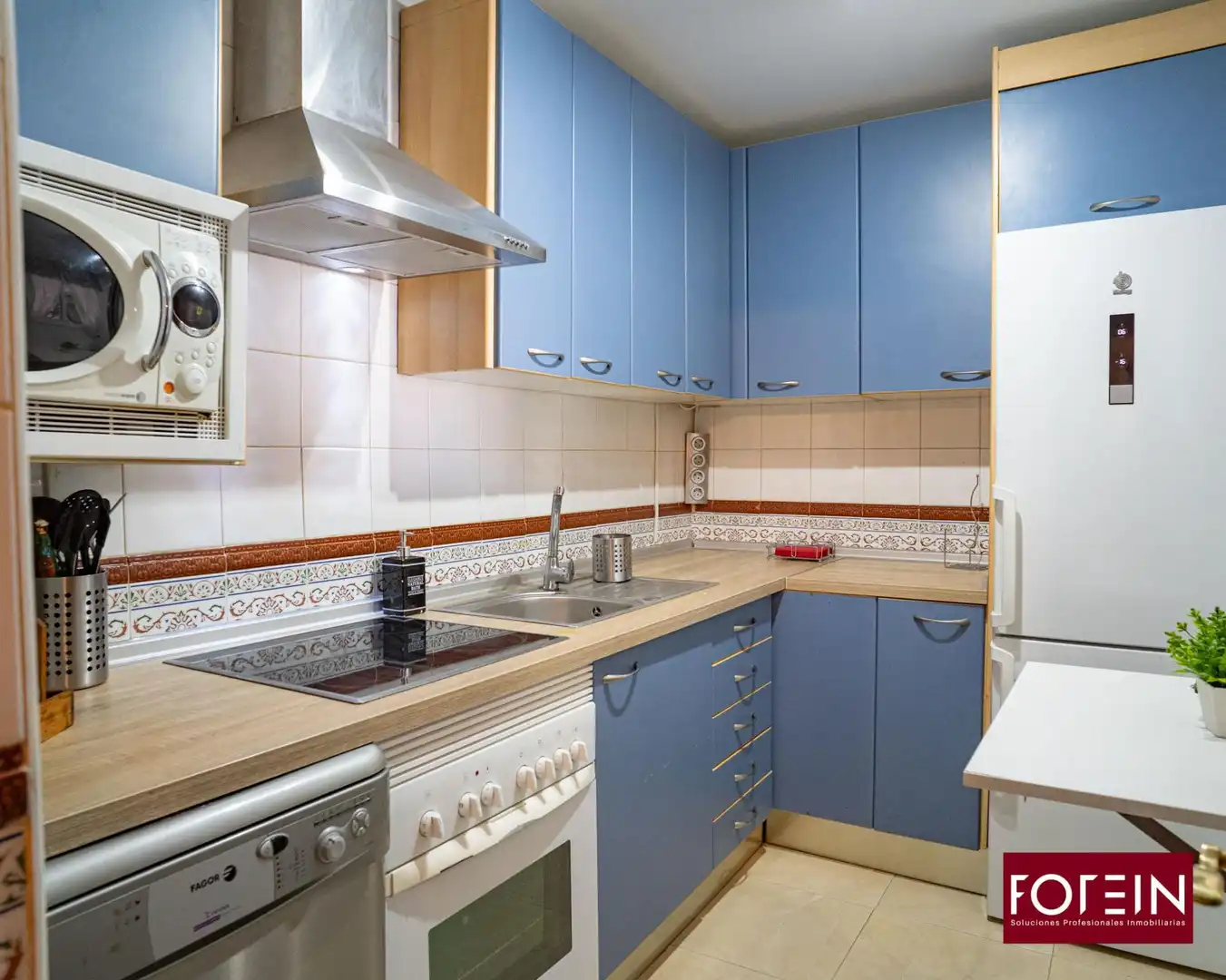 Cuina de Casa o xalet en venda en Torrejón del Rey amb Aire condicionat, Calefacció i Jardí privat