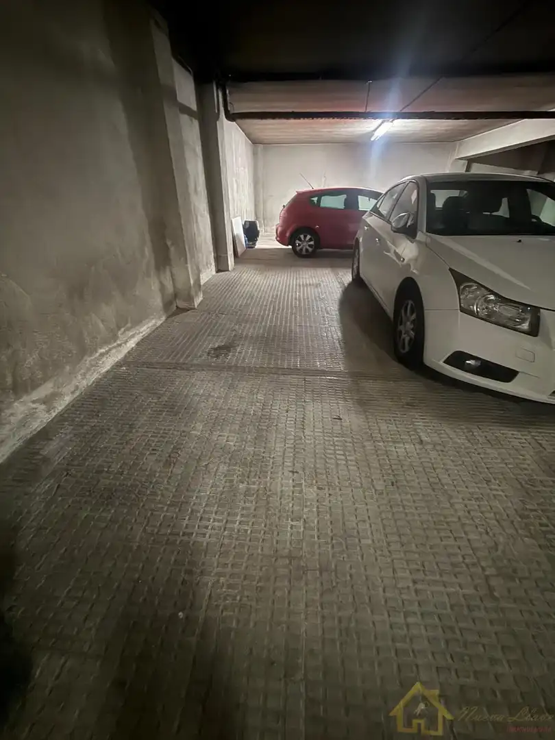 Parking de Piso en venta en Lugo con Calefacción y Terraza