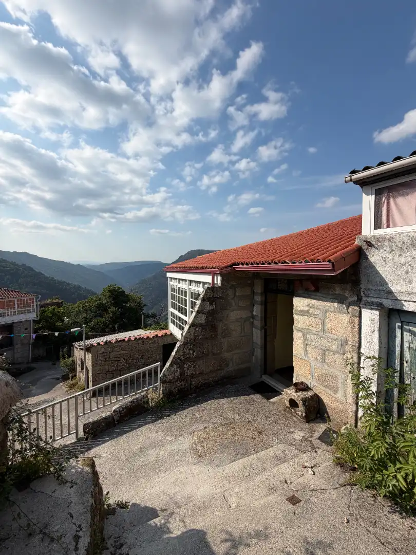 House with terrace for sale in Nogueira de Ramuín
