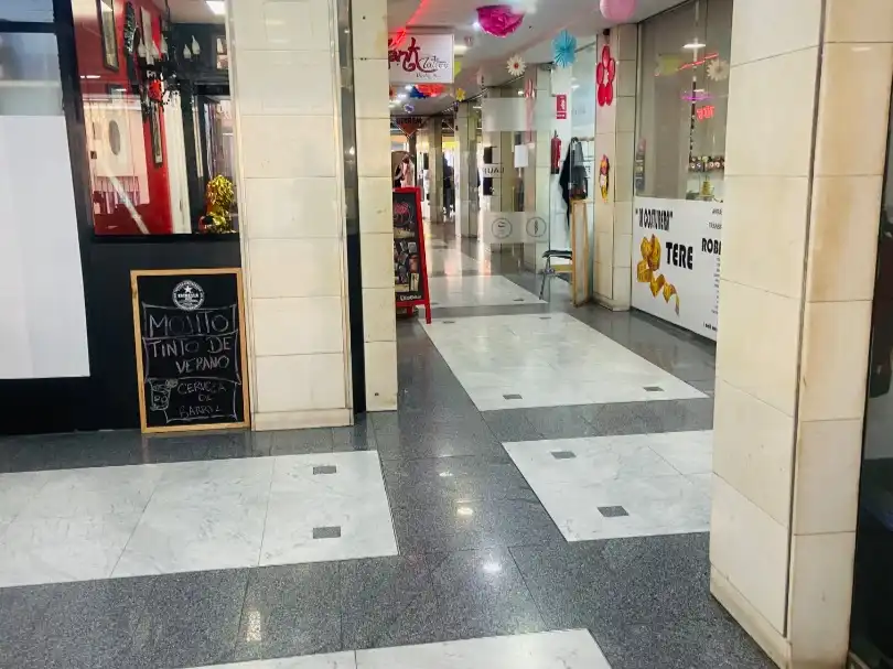 Local comercial en traspaso en Av. de Matadepera 38, Galeria Center Local 9 y 10 ( Bar cafeteria) 38, imagen 10