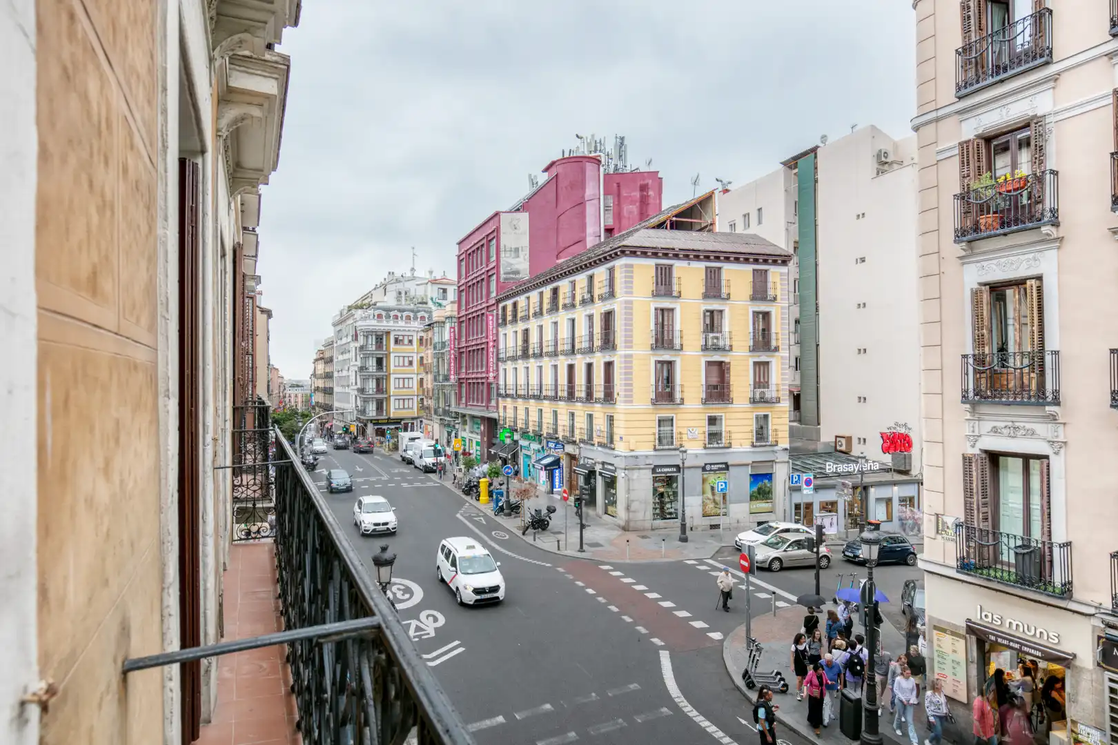 Vista exterior de Pis de lloguer en Madrid amb Aire condicionat, Moblat i Balcó