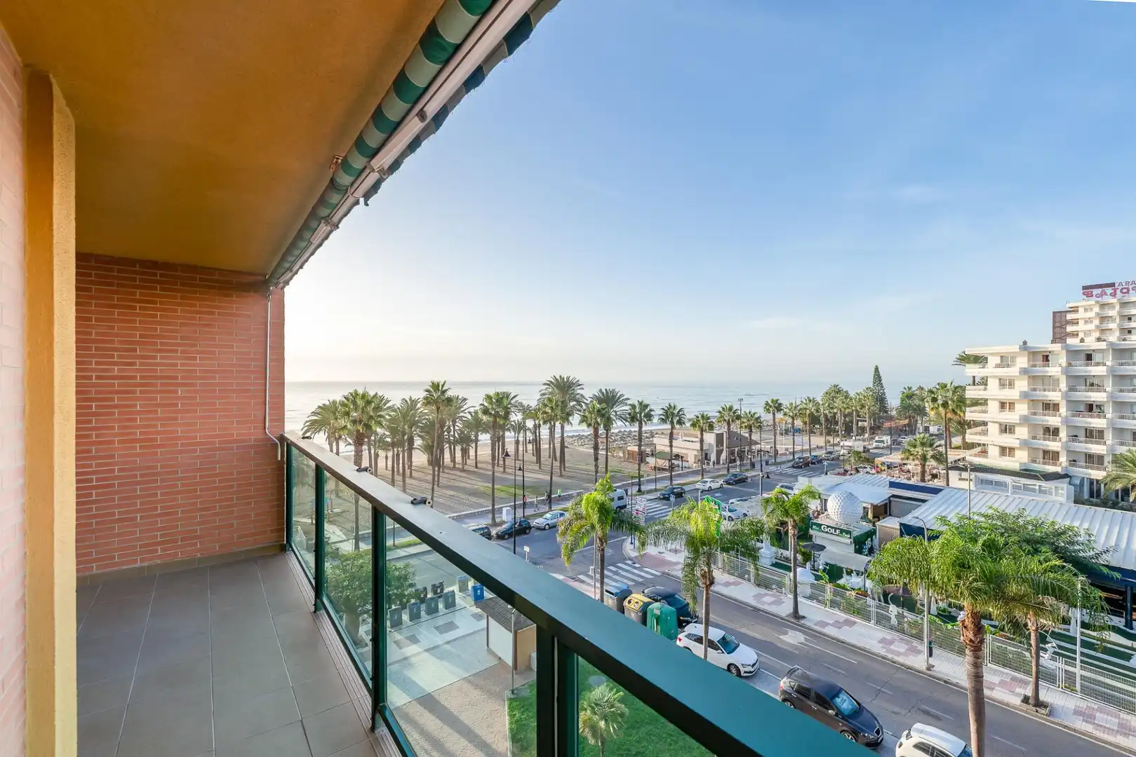 Vista exterior de Apartament en venda en Torremolinos amb Aire condicionat, Calefacció i Jardí privat