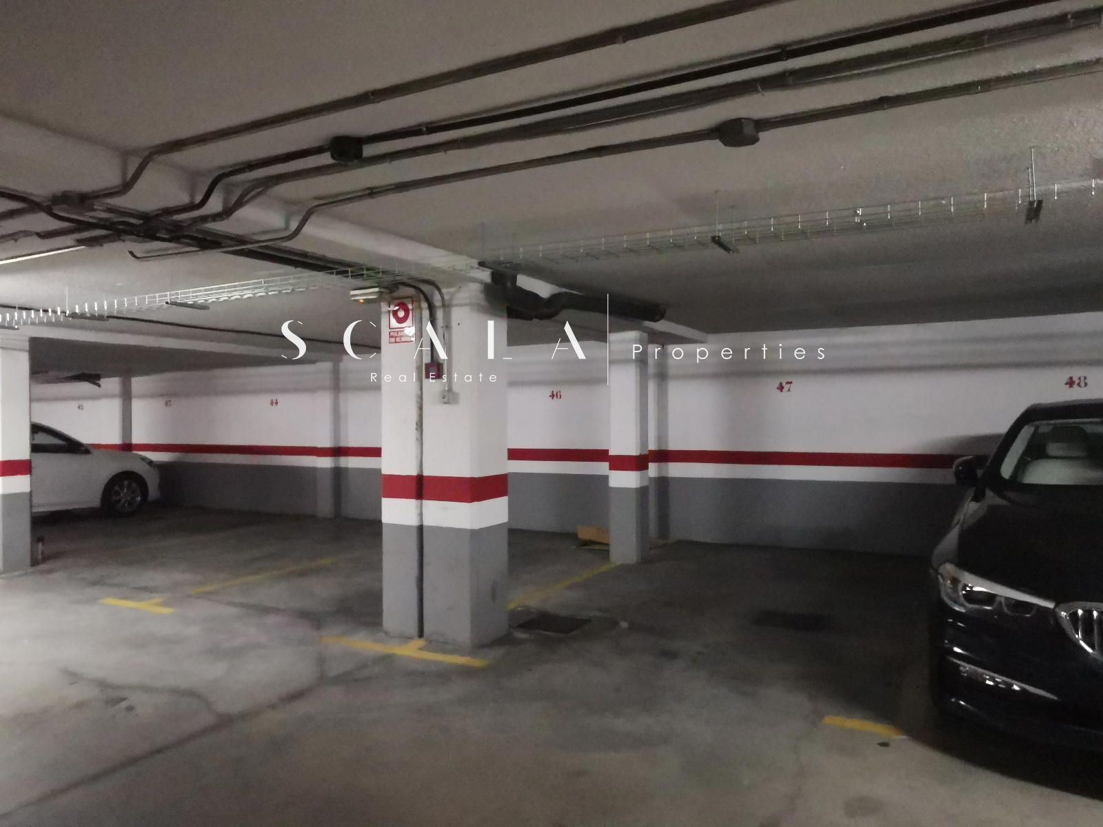 Parking of Garage for sale in  Toledo Capital