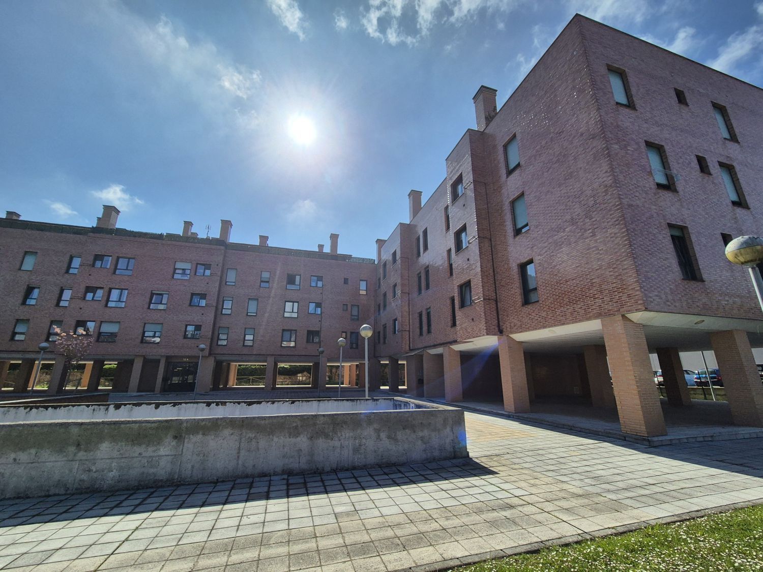 Vista exterior de Pis en venda en Oviedo  amb Calefacció i Terrassa