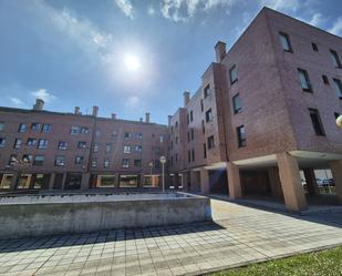 Vista exterior de Pis en venda en Oviedo  amb Calefacció i Terrassa
