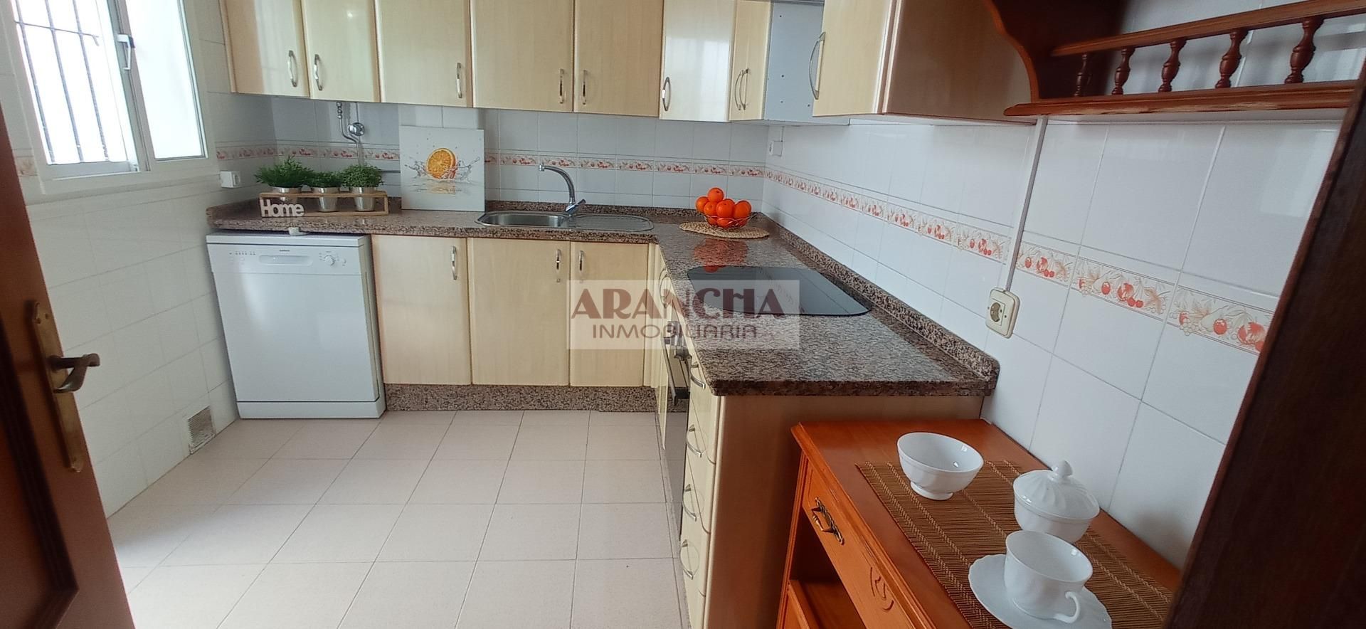 Cocina de Dúplex en venta en Chipiona