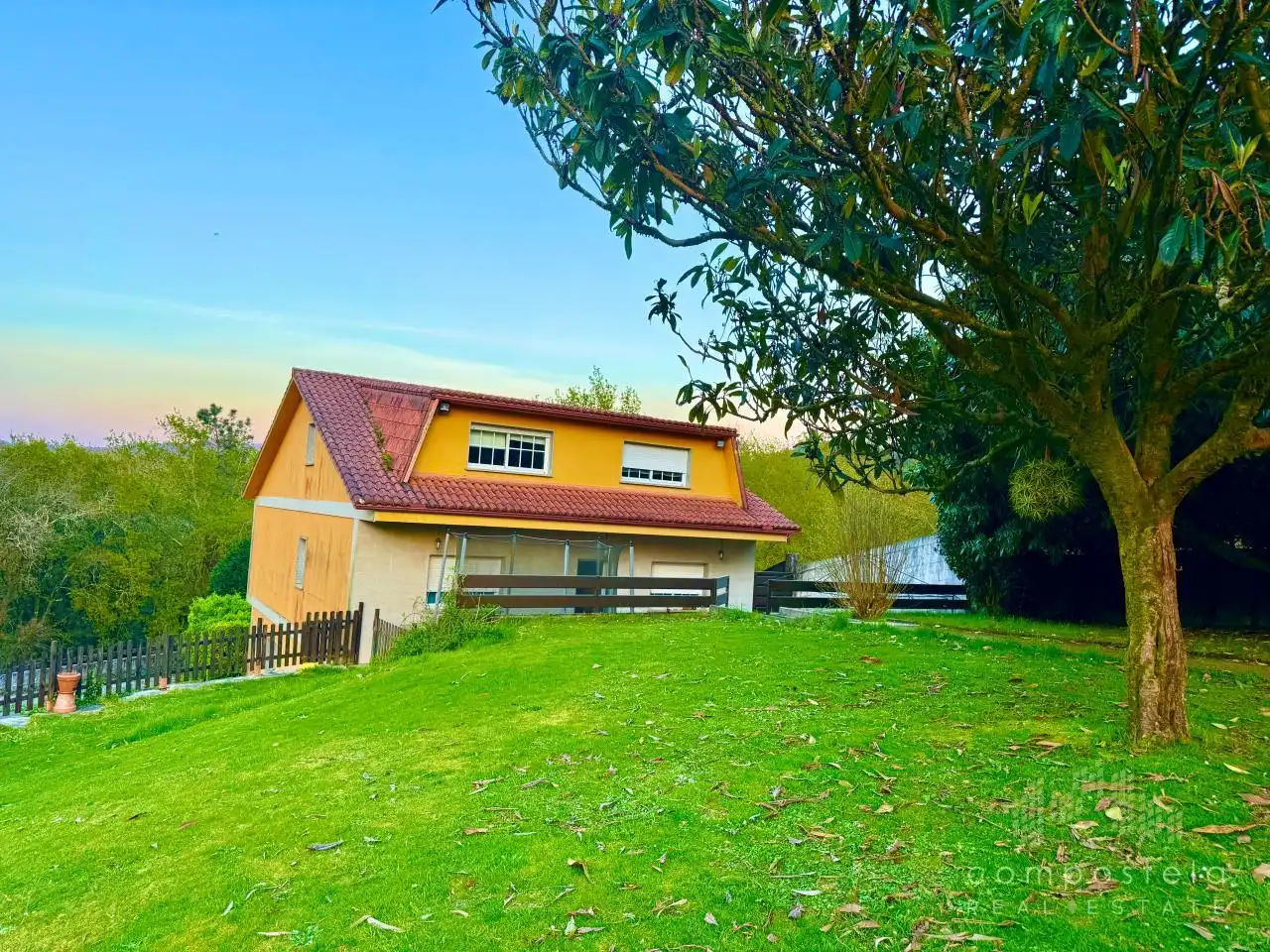 Vista exterior de Casa o xalet en venda en Rois amb Calefacció, Jardí privat i Terrassa