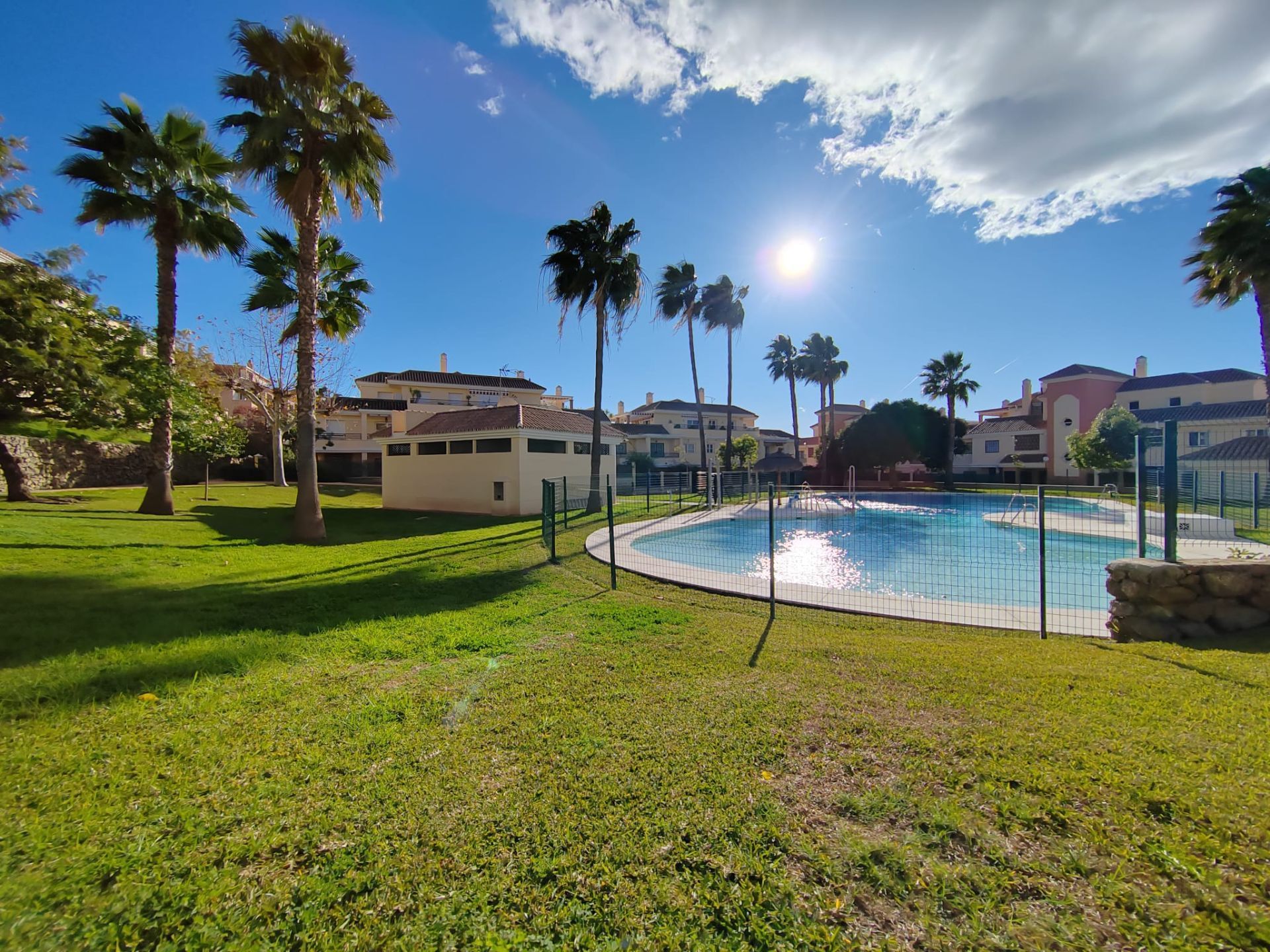 Piscina de Pis en venda en Vélez-Málaga amb Aire condicionat, Calefacció i Terrassa