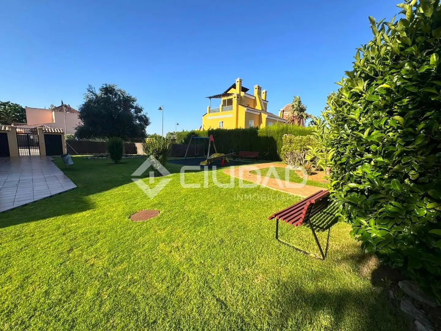 Jardín de Piso en venta en Sanlúcar de Barrameda con Aire acondicionado, Jardín privado y Amueblado
