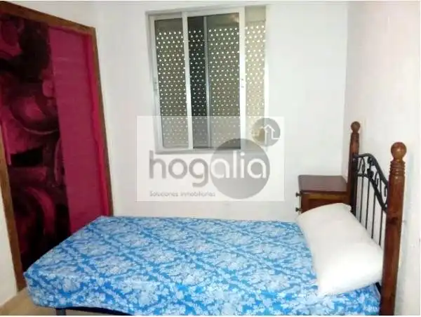 Habitación de Piso de alquiler en Sevilla con Aire acondicionado, Terraza y Amueblado