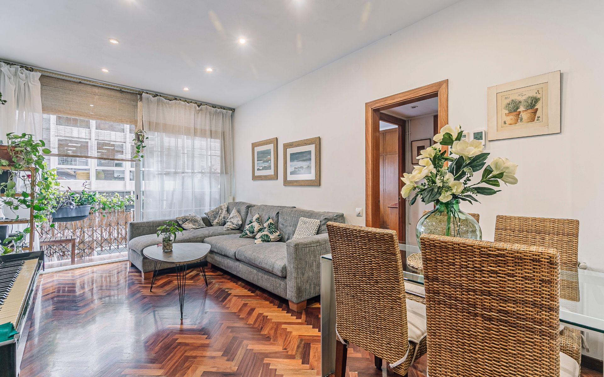 Living room of Flat for sale in  Barcelona Capital  with Air Conditioner, Heating and Furnished