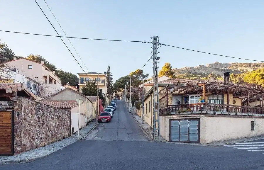 Vista exterior de Casa o chalet en venta en San Lorenzo de El Escorial con Calefacción, Jardín privado y Terraza