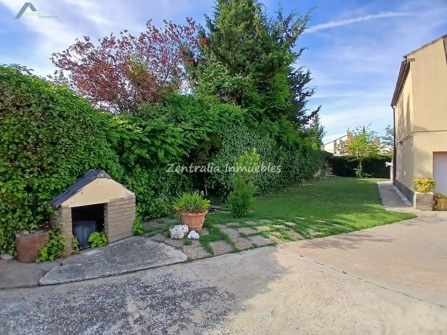 Jardín de Casa o chalet en venta en Zaragoza con Aire acondicionado, Calefacción y Jardín privado