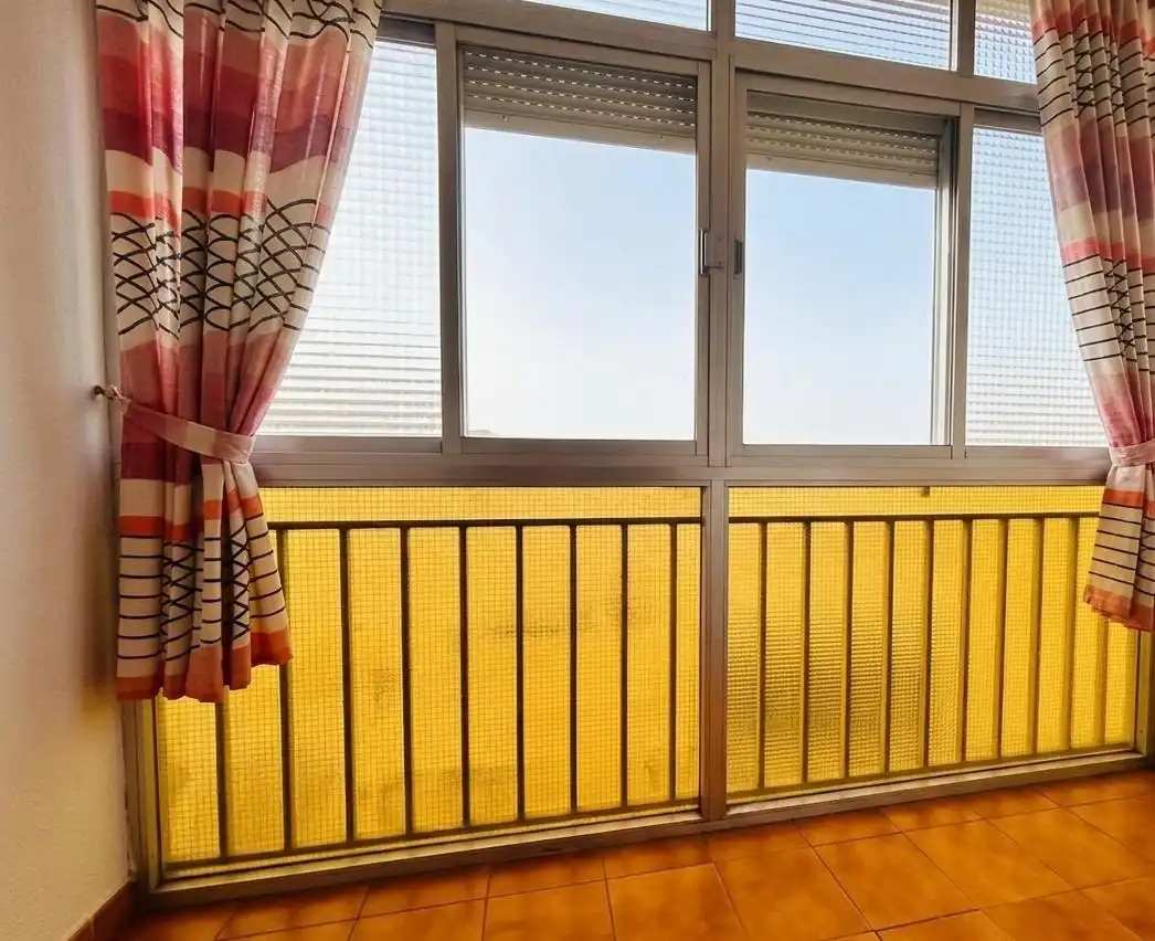 Terraza de Piso en venta en L'Hospitalet de Llobregat con Amueblado y Balcón