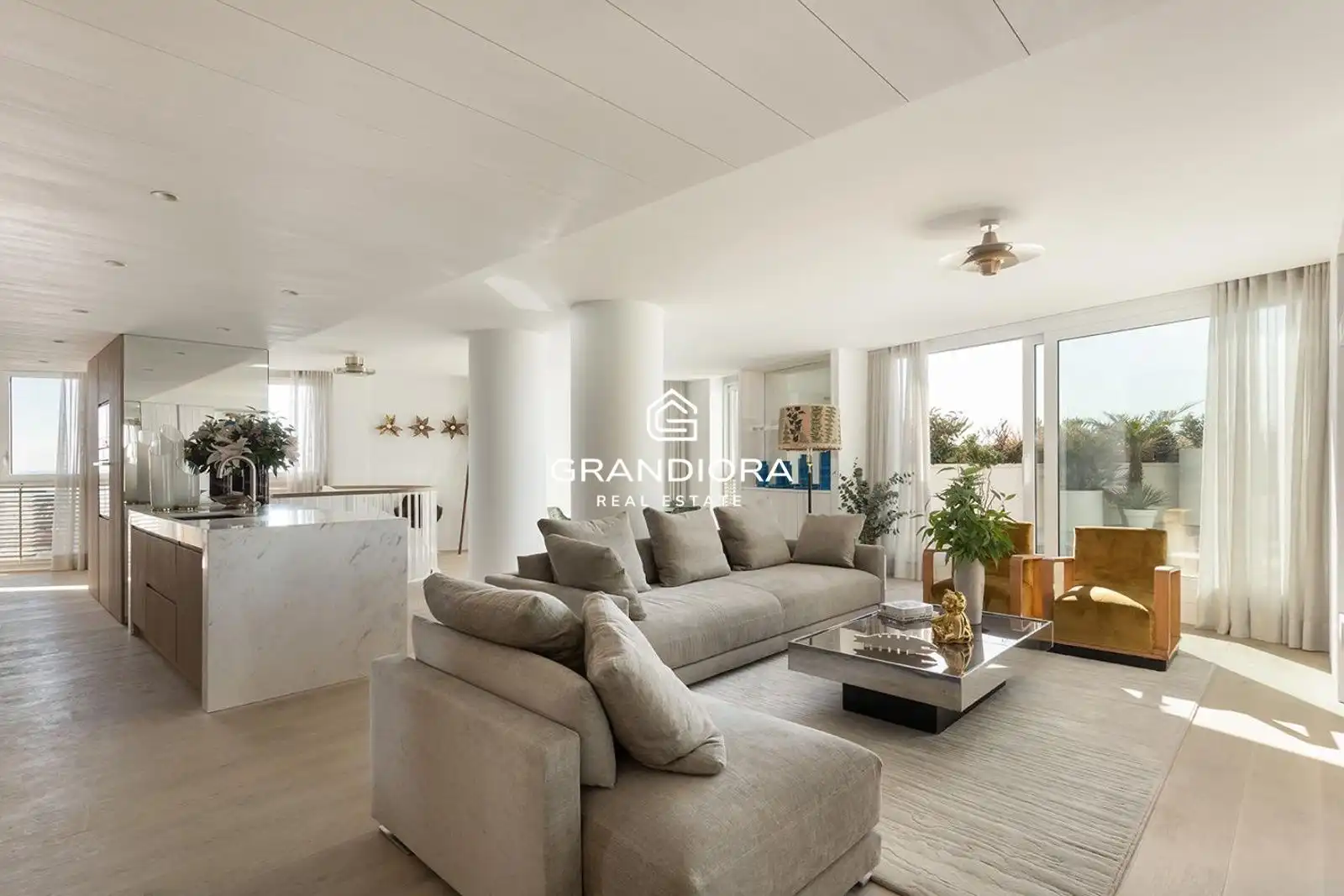 Sala de estar de Ático en venta en Barcelona con Terraza, Amueblado y Alarma