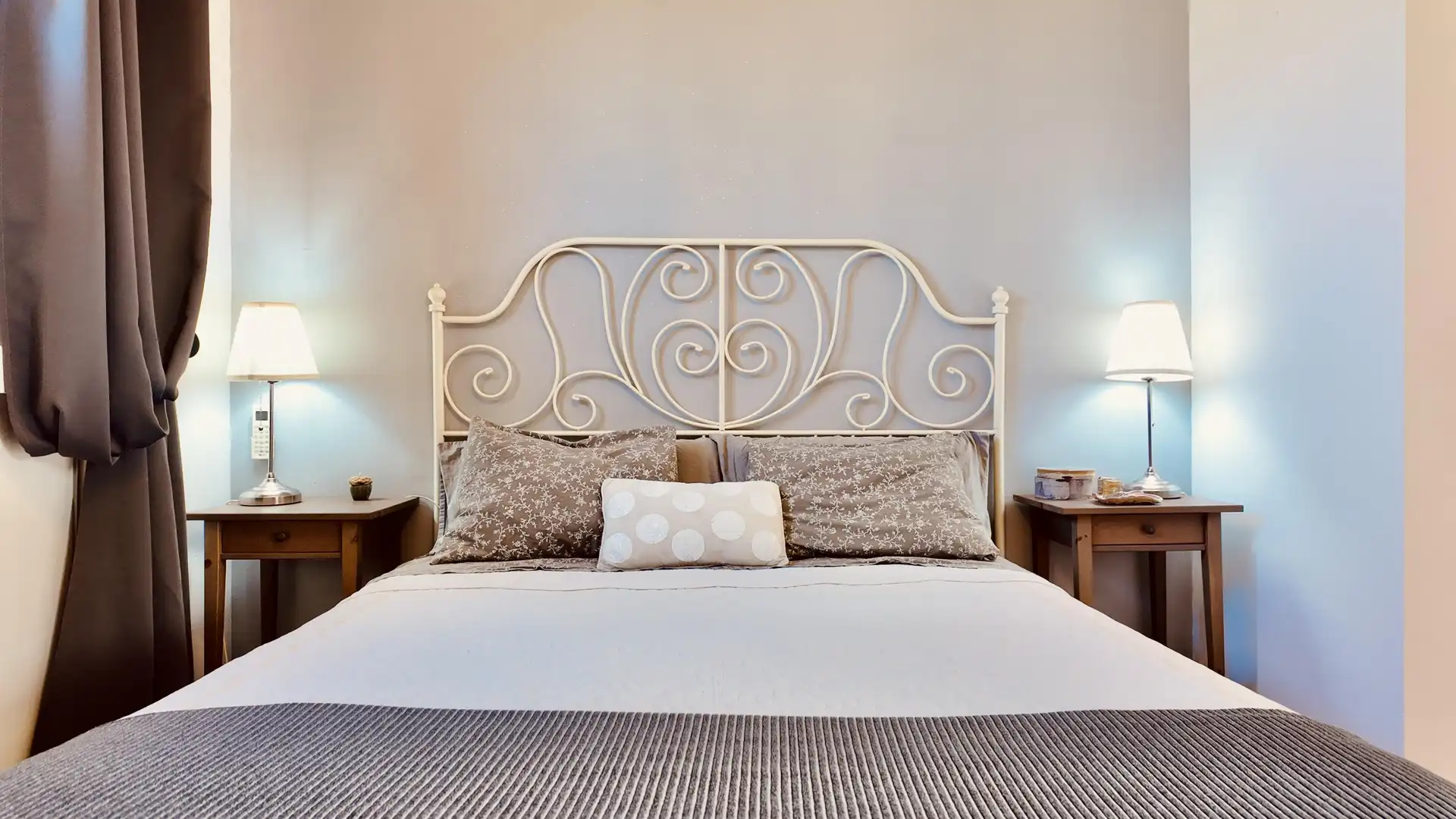 Habitación de Casa adosada en venta en Marbella con Jardín privado, Alarma y Piscina comunitaria