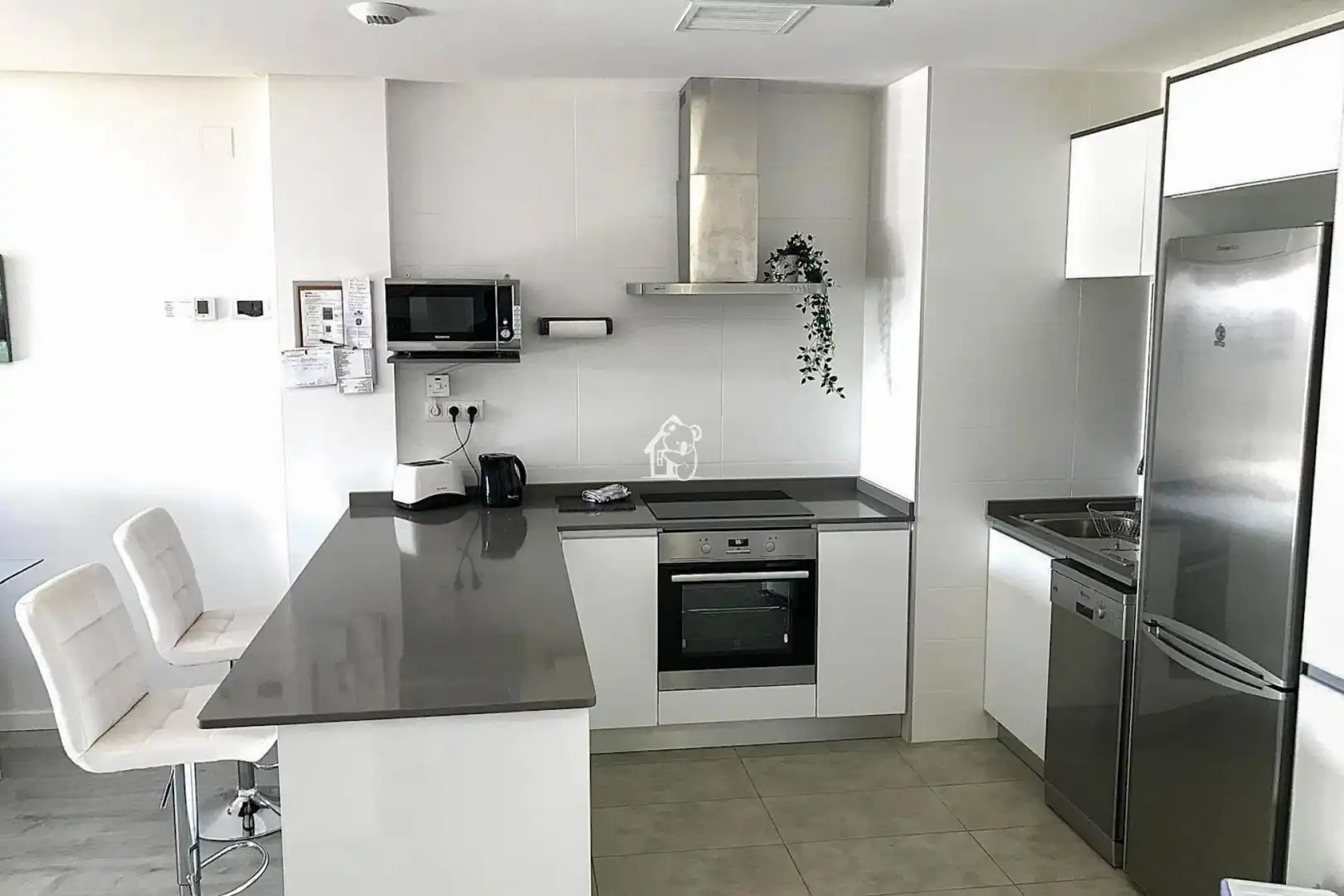 Cocina de Apartamento de alquiler en Orihuela con Aire acondicionado, Terraza y Piscina