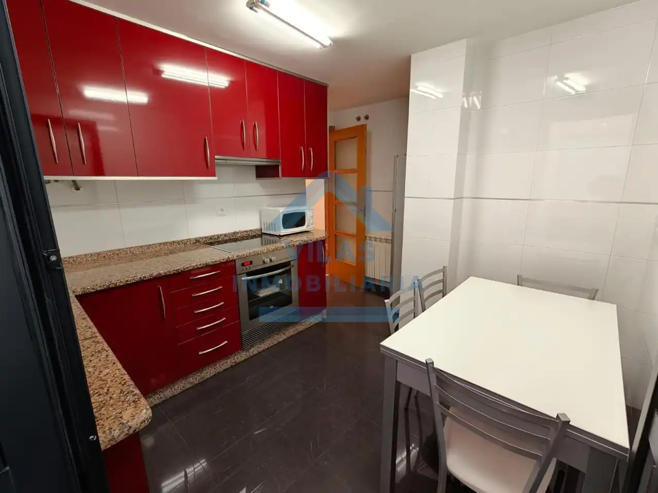 Cuina de Apartament de lloguer en Ames amb Calefacció, Traster i Moblat
