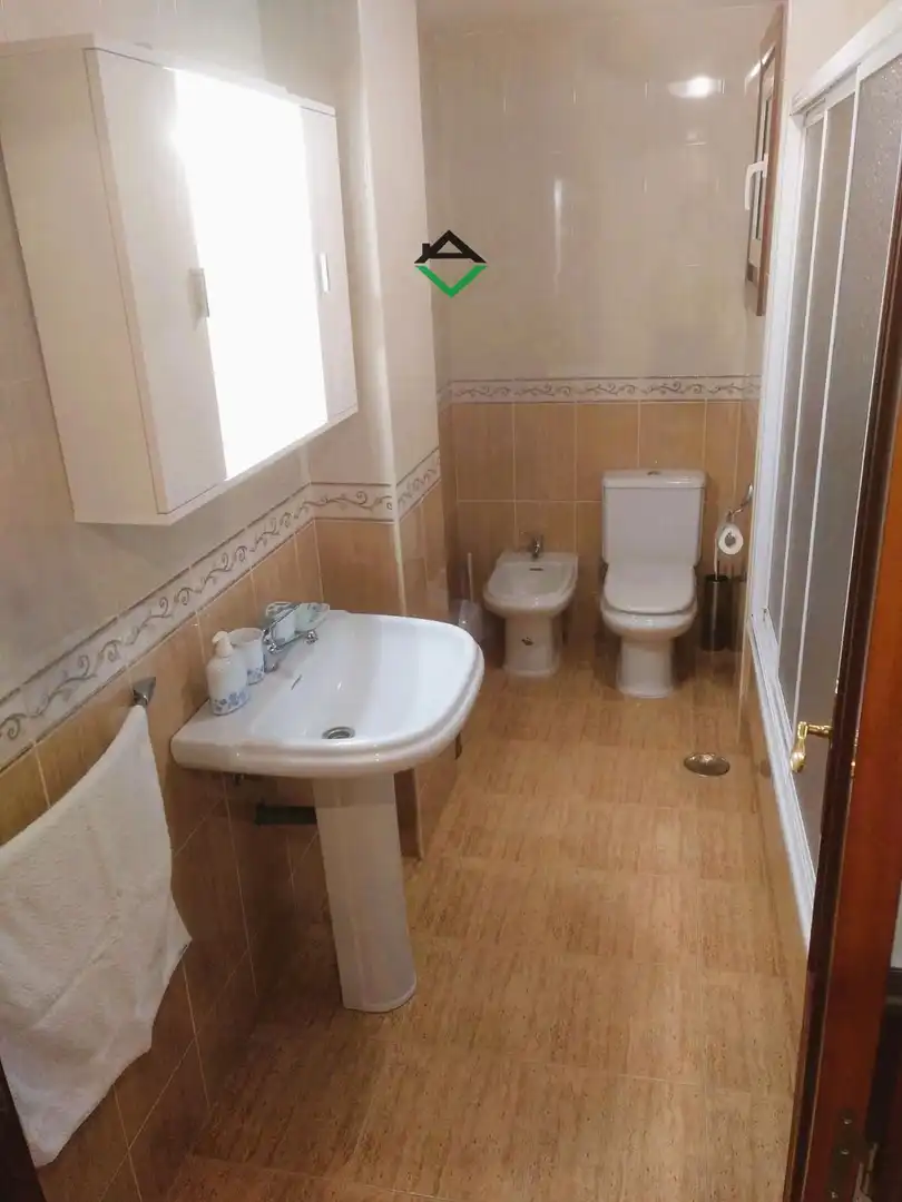 Baño de Piso en venta en Cangas  con Calefacción y Trastero