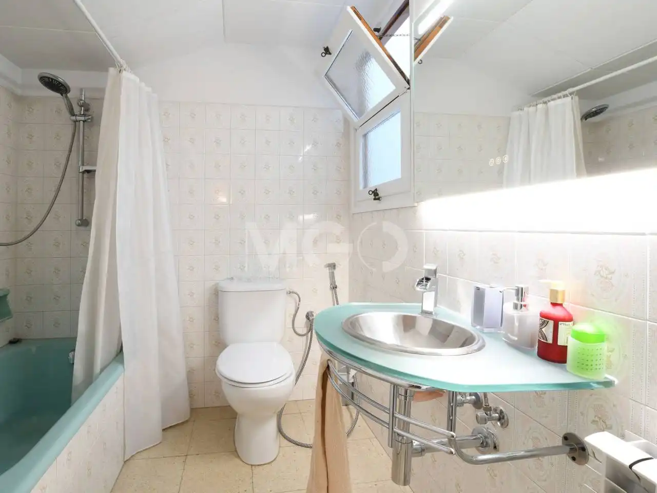 Baño de Dúplex en venta en Manlleu con Aire acondicionado, Calefacción y Parquet