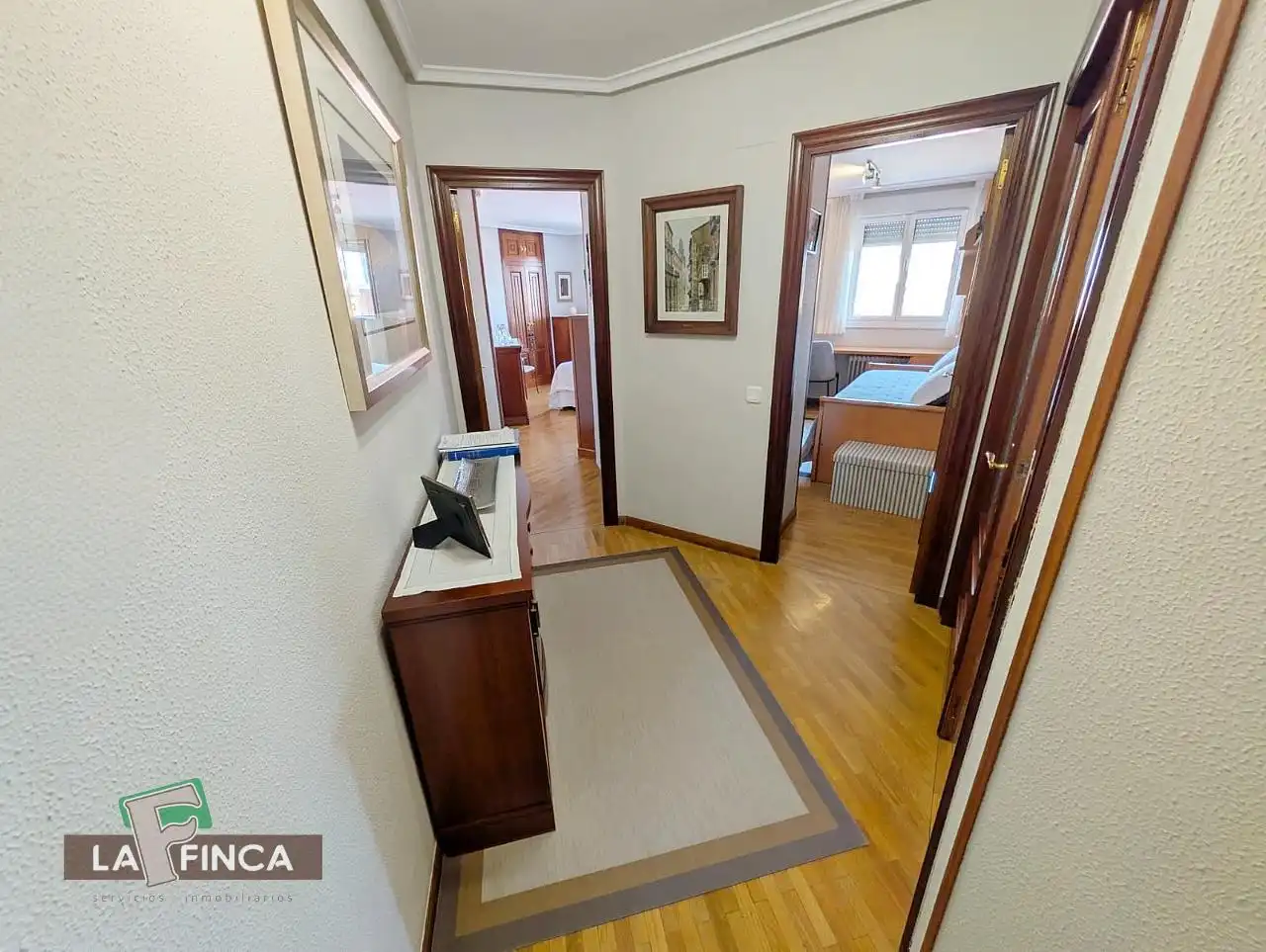 Pis en venda en Oviedo  amb Calefacció, Parquet i Traster