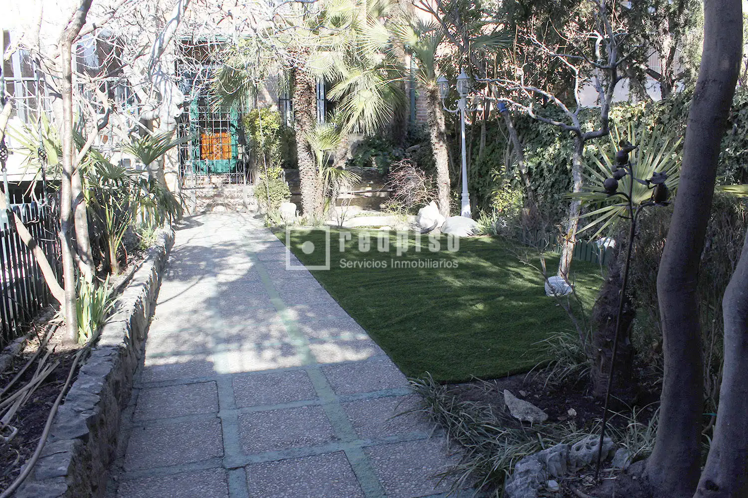 Jardí de Casa o xalet de lloguer en Madrid amb Aire condicionat, Calefacció i Jardí privat