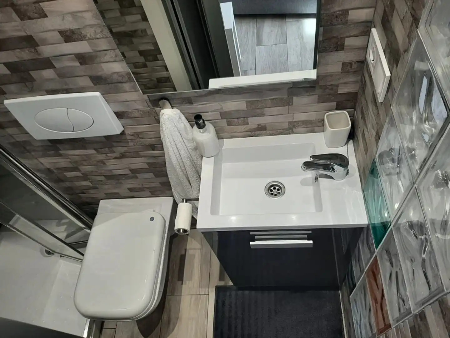 Bathroom of Study for rent in El Bajondillo