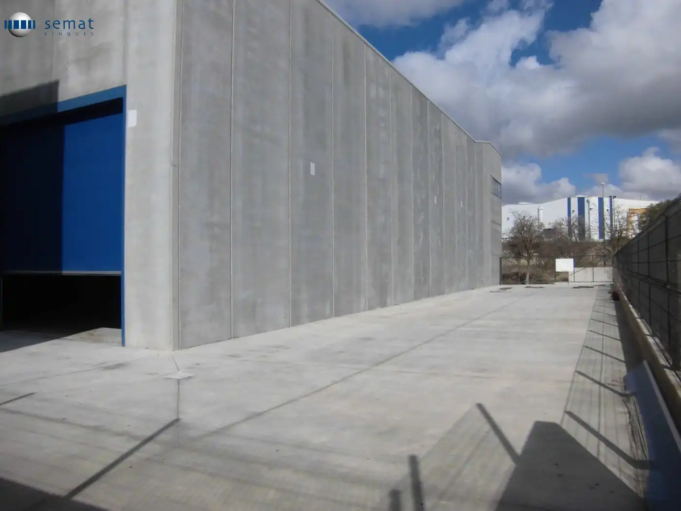 Industrial buildings for sale in Cervera