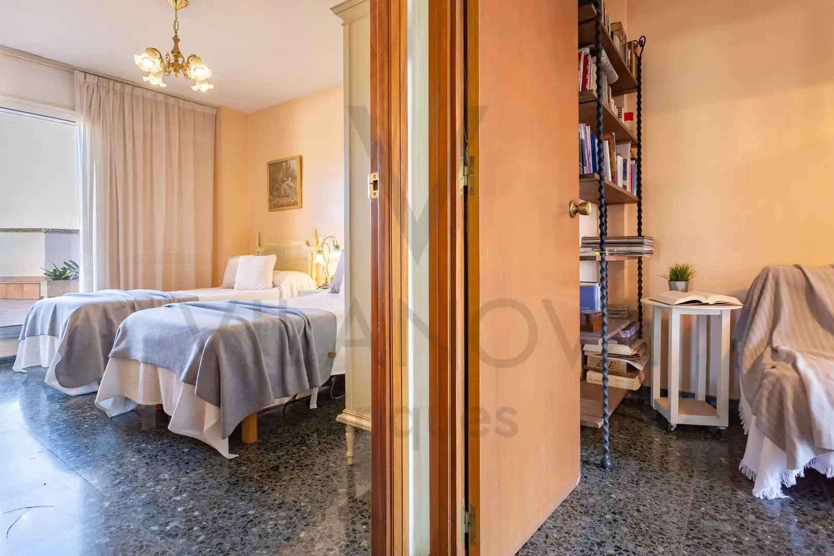 Schlafzimmer von Dachboden zum Verkauf in Reus mit Heizung, Terrasse und Abstellraum