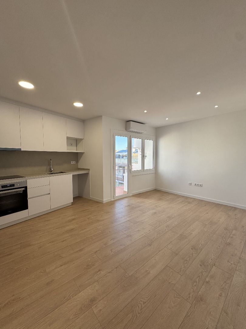 Bedroom of Flat for rent in Sabadell  with Air Conditioner, Oven and Balcony