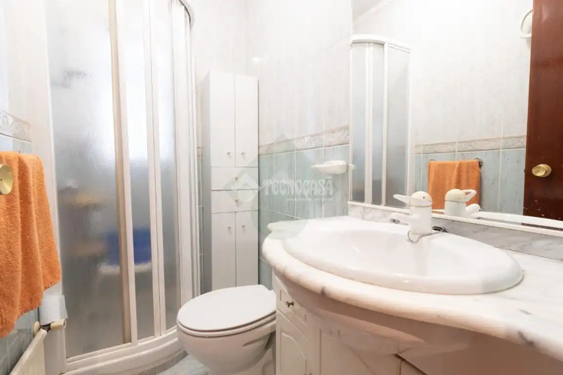 Baño de Piso en venta en Fuenlabrada con Calefacción