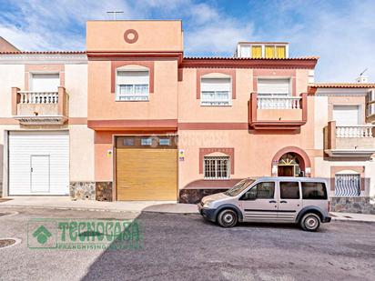 Vista exterior de Casa adosada en venda en El Ejido amb Terrassa