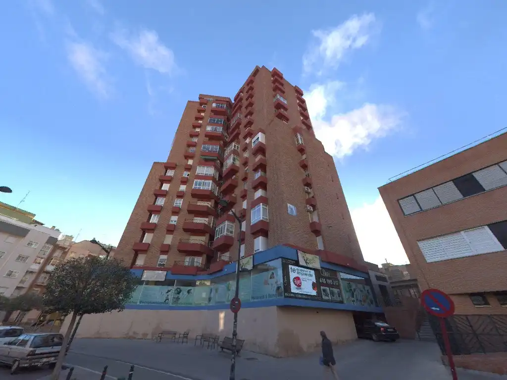 Local comercial en venta en C/ Hermanos Quintero