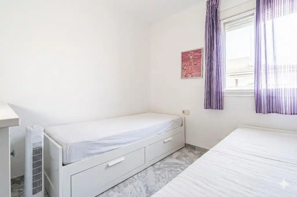 Habitación de Ático en venta en Tomares con Terraza y Piscina comunitaria