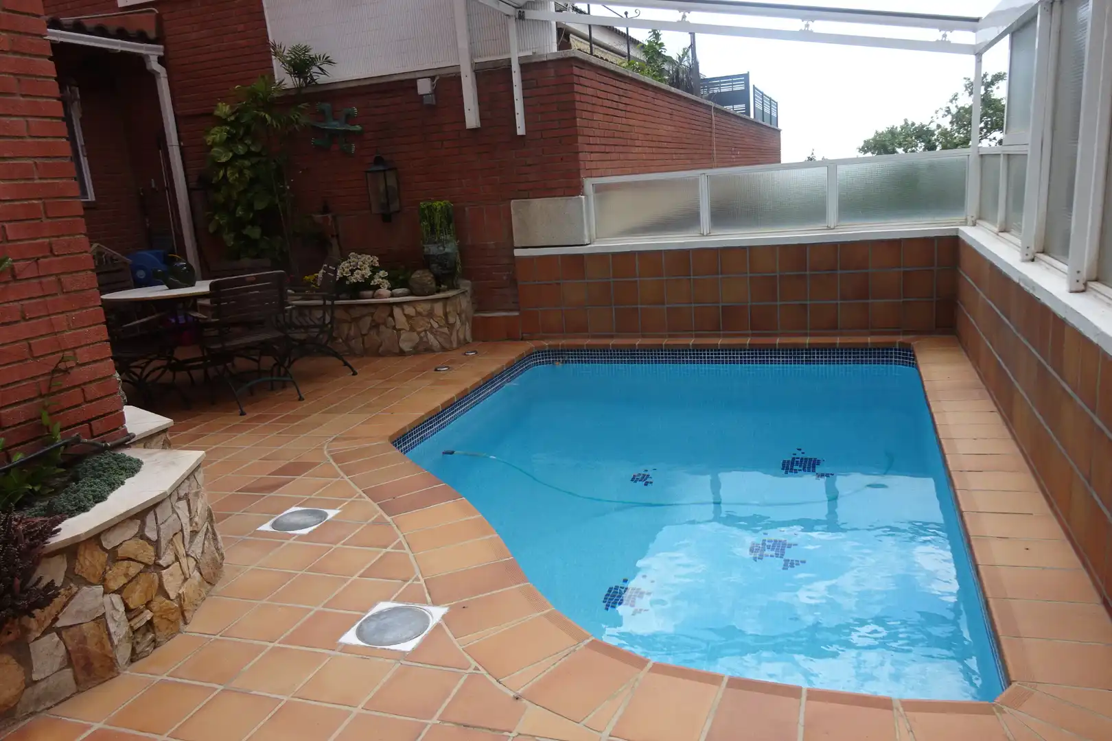 Piscina de Casa adosada en venda en Barcelona amb Aire condicionat, Calefacció i Terrassa