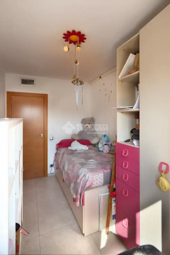 Habitación de Piso en venta en Badalona con Aire acondicionado, Calefacción y Amueblado