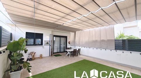 Foto 2 de Casa adosada en venta en Jose Luis Lopez Perez, Entrenúcleos, Dos Hermanas