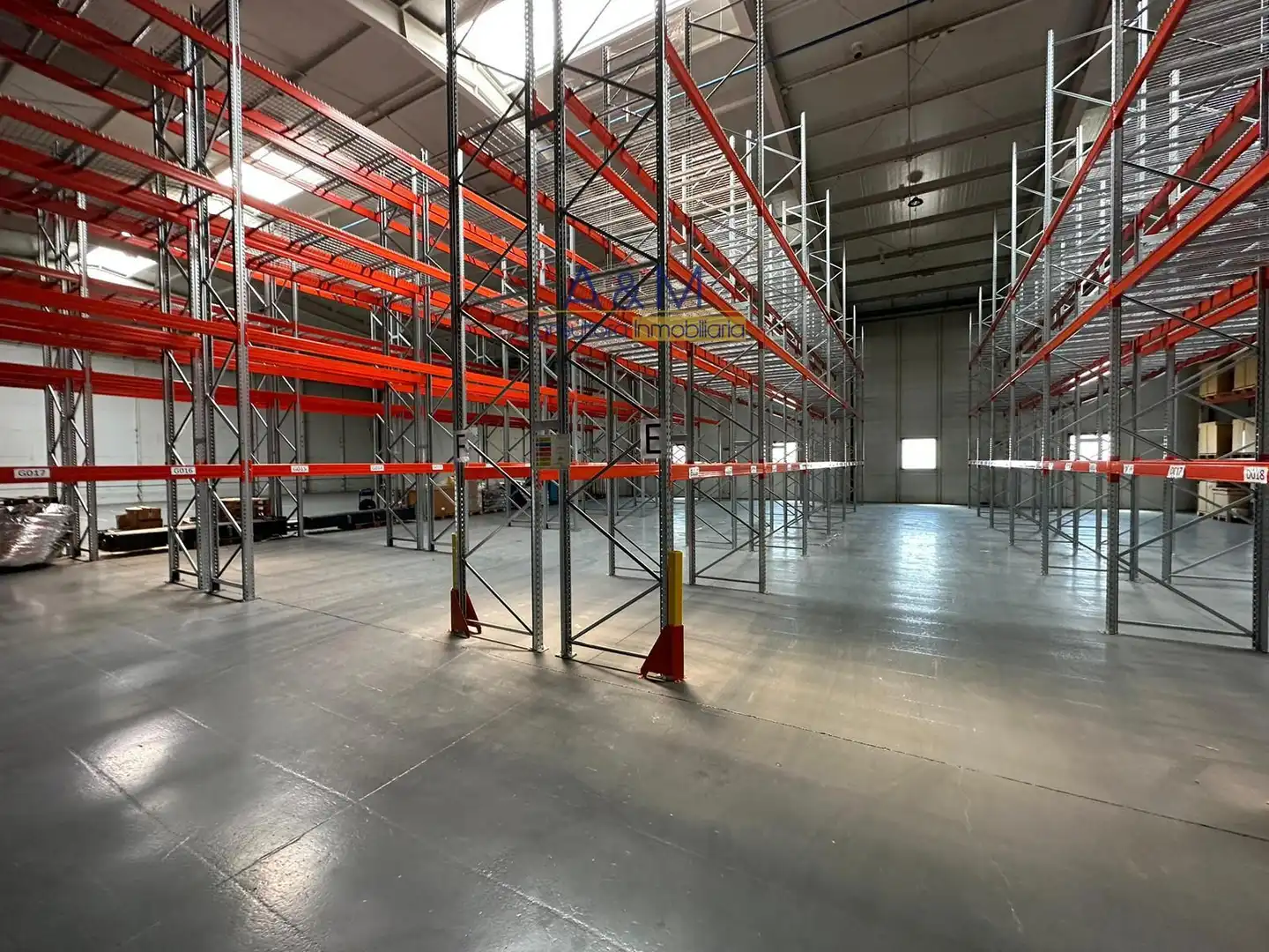 Fabrikhallen zur Miete in Mojados