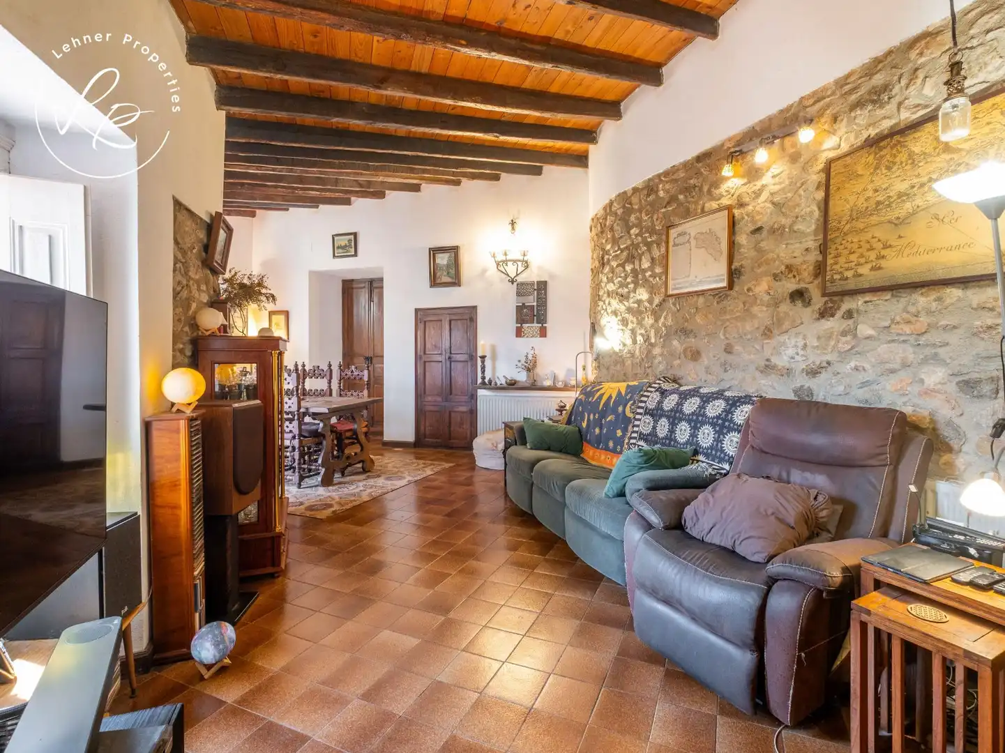Sala d'estar de Finca rústica en venda en Garriguella amb Calefacció i Terrassa