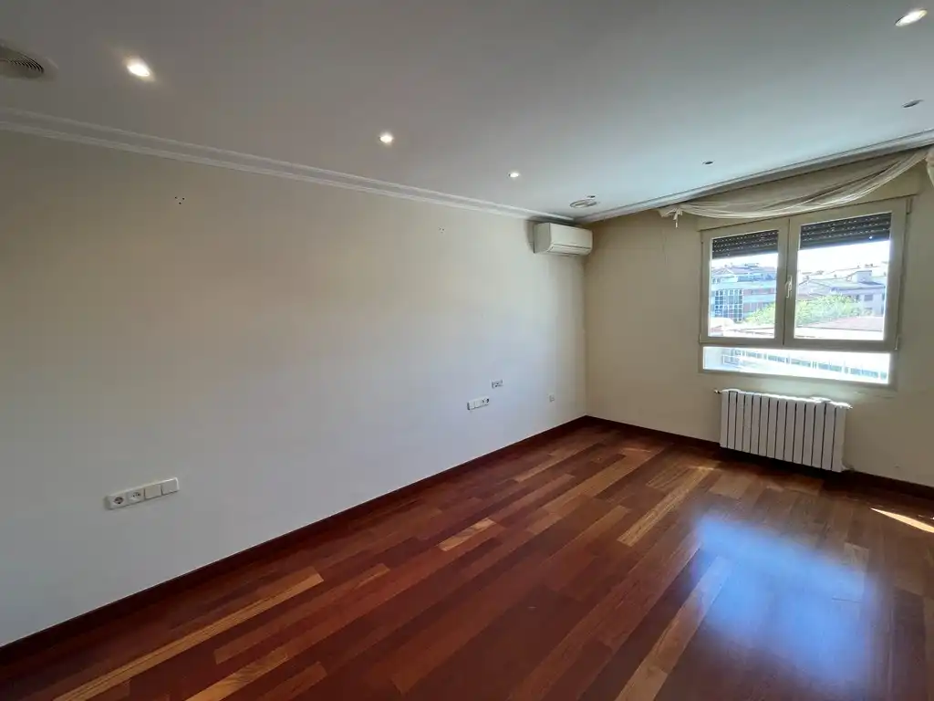 Flat for sale in Albacete  with Air Conditioner, Heating and Parquet flooring