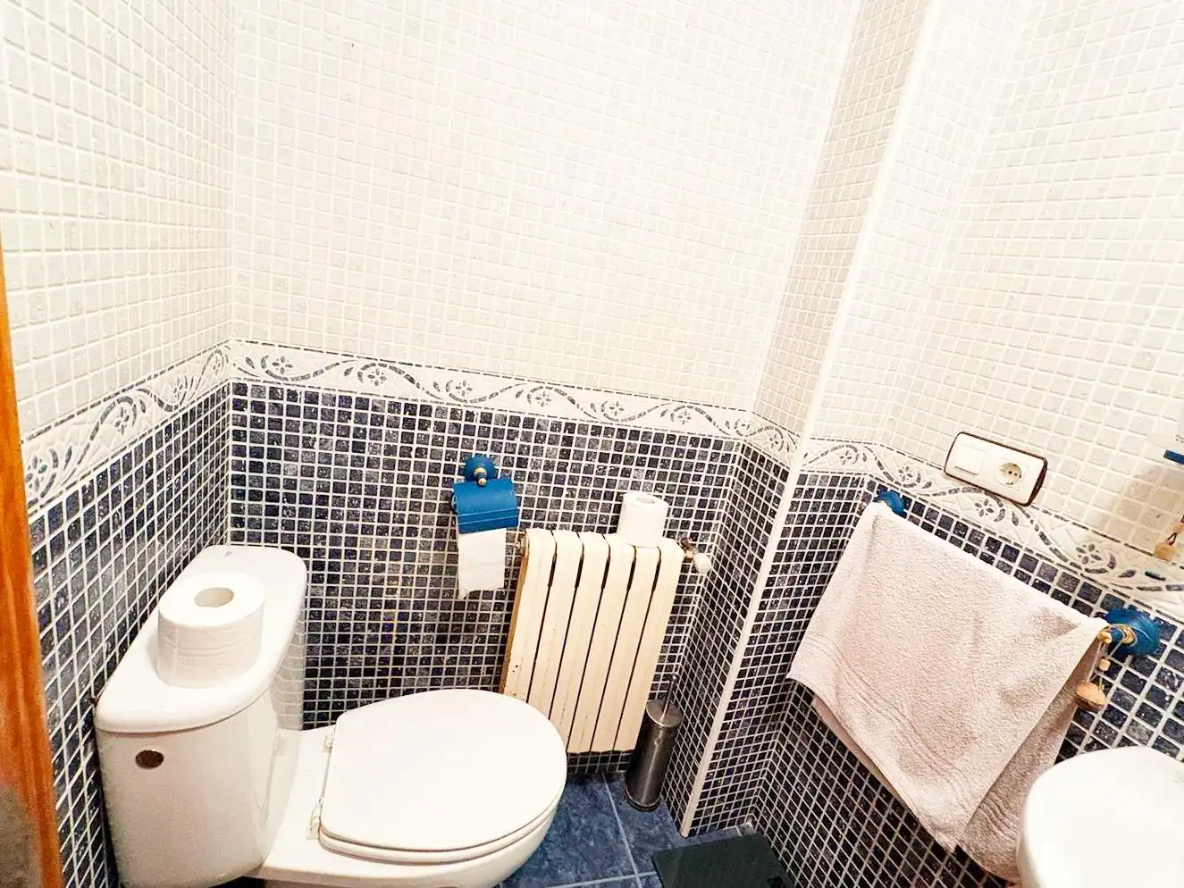 Baño de Casa o chalet en venta en Navarredonda de la Rinconada con Terraza, Trastero y Amueblado