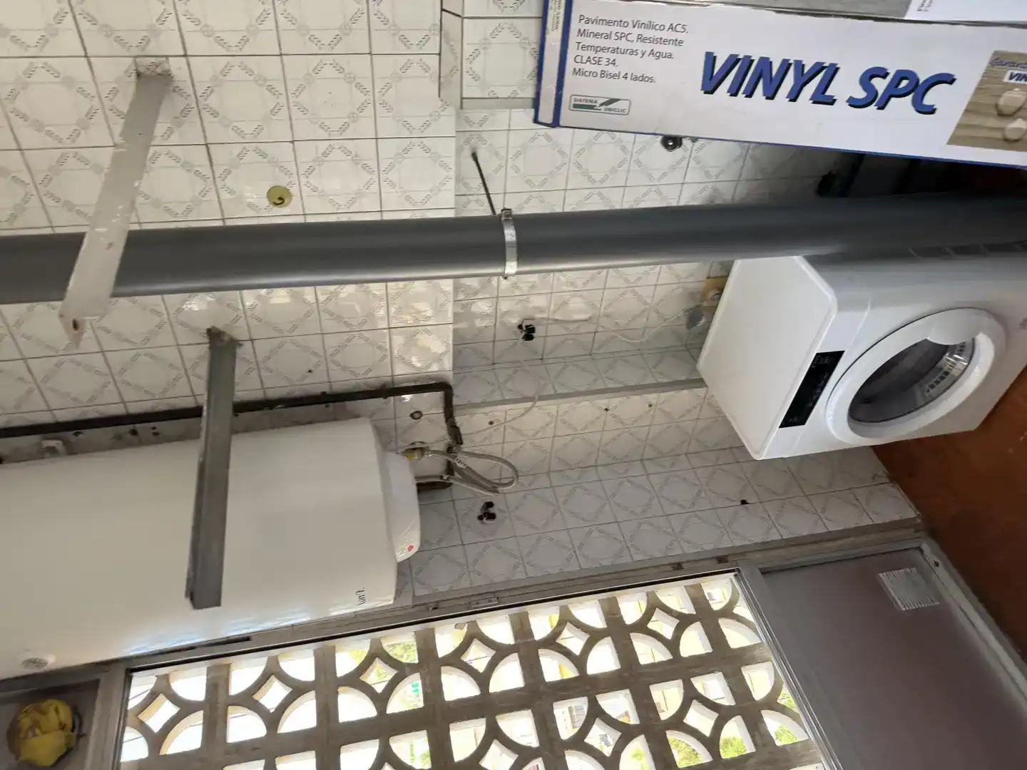 Bany de Pis de lloguer en  Murcia Capital amb Balcó