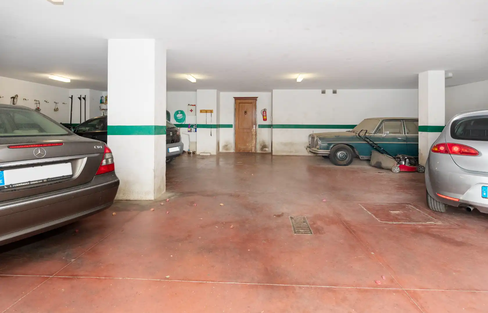 Parking de Casa o chalet en venta en Málaga con Aire acondicionado, Calefacción y Jardín privado
