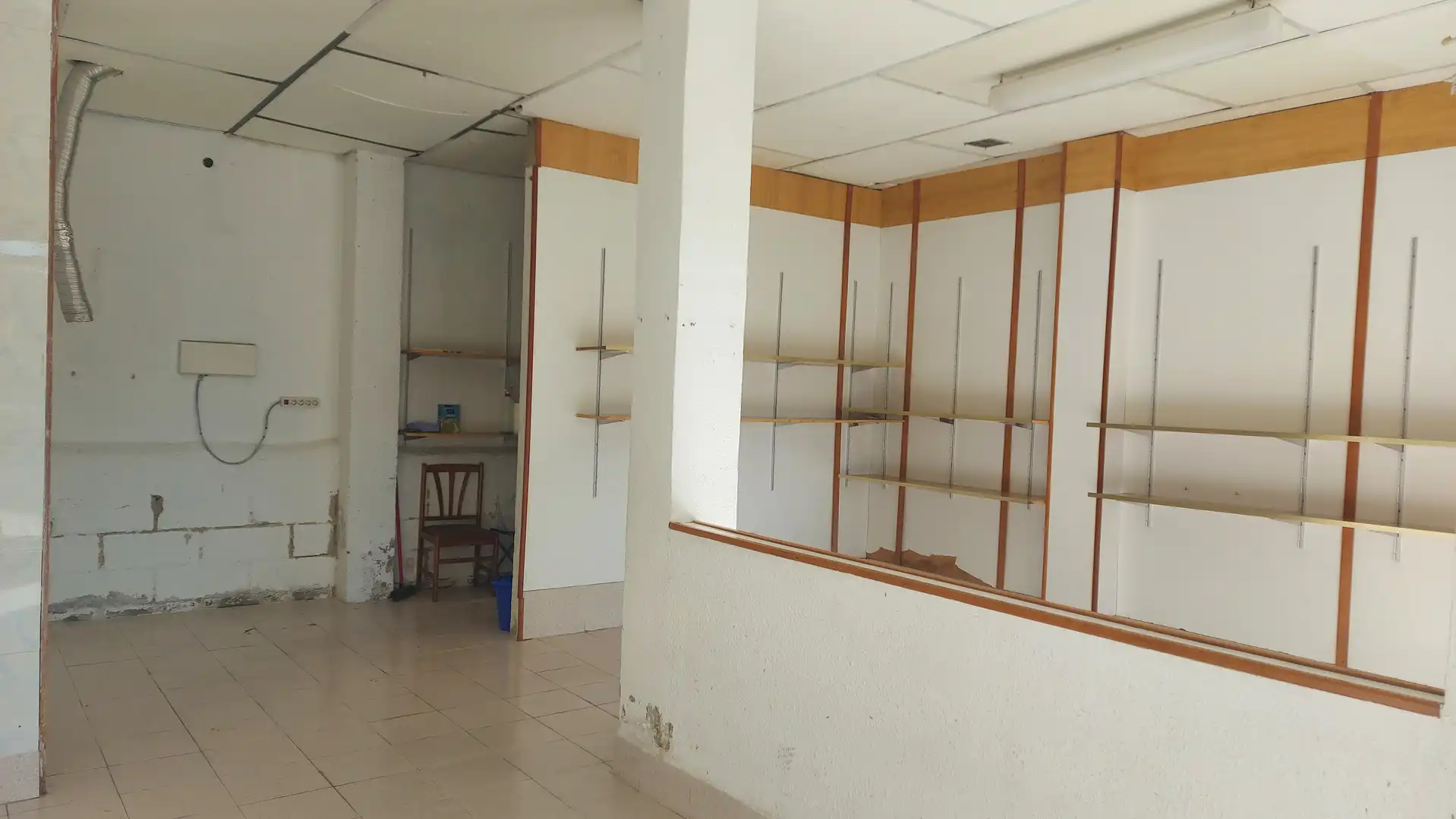 Business premises for sale in Carrer d'Enric Morera, imagen 4